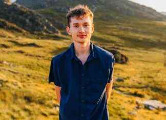 Teenager Conquers Wales: Kayaking, Canoeing, and Hiking Adventure news-16082024-210624