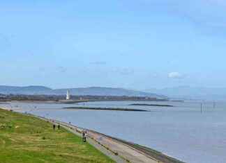 Warning from Police: Women Rescued from Water Near Lighthouse – Liverpool Echo news-17082024-211751