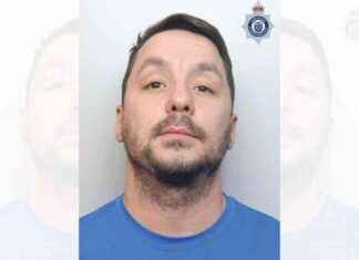 Armed Robbery at Hair Salon Caught on Tape: Customers Witness Shocking Attack news-10092024-093506