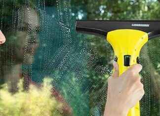 Efficient Window Vacuum Cleaner Leaves Panes Dry: A Condensation Battle Won! news-12092024-211901