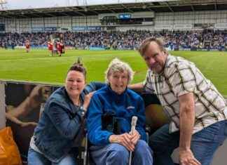 Warrington Wolves Fan in Care Home Celebrates Team’s Victory news-16092024-195643