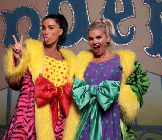 Celebrity News: Kerry Katona Hosting Katie Price for Christmas During Panto Run news-20092024-074645