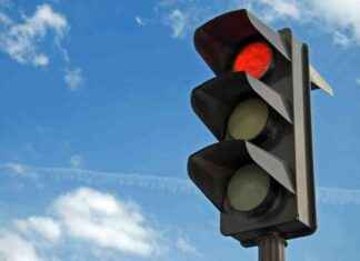 Emergency Repairs Prompt Temporary Lights on Major Warrington Road news-27092024-025902