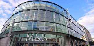 New Title: First-Time Shopper at M&S Shares Surprising Experience news-28092024-155447