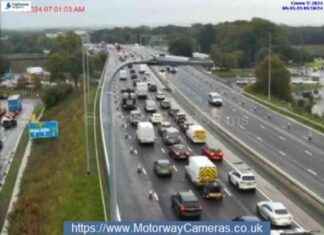 Traffic Update: M6 Motorway Crash Causes Severe Delays news-09102024-164032