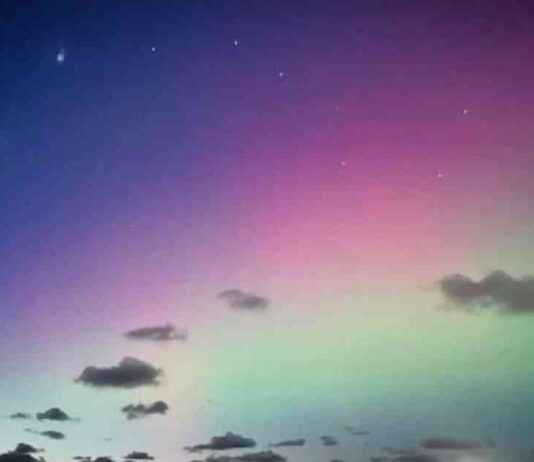Northern Lights: Stunning Photos of Merseyside’s Night Sky news-11102024-051452