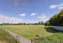 Man Suffers Deep Laceration from Dog Bite on Chin news-14102024-204242