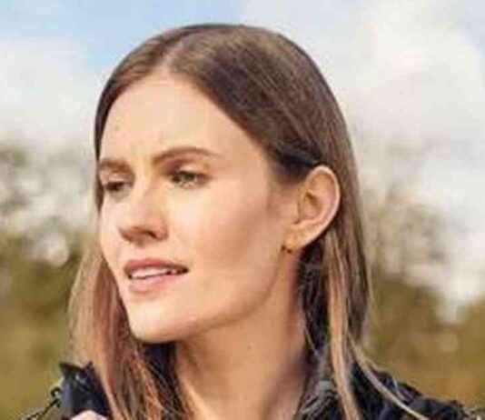 55% Off Debenhams Waterproof Coat: Warm & Lightweight Option news-16102024-212833