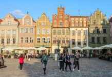 Best Christmas Market and Ice Rink in City: A Festive Guide news-12112024-084859