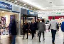 Resident Urges Closure of Shopping Complex for Renovation or Demolition news-27112024-044143