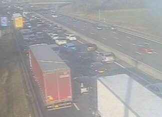M6 Traffic Alert: Expect Delays of Up to 40 Minutes m6-traffic-alert-expect-delays-of-up-to-40-minutes