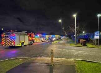 Traffic delays in Warrington due to crash involving bus, car, and heavy goods vehicle traffic-delays-in-warrington-due-to-crash-involving-bus-car-and-heavy-goods-vehicle