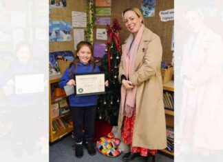 winner-of-christmas-card-competition-crowned-by-warrington-south-mp