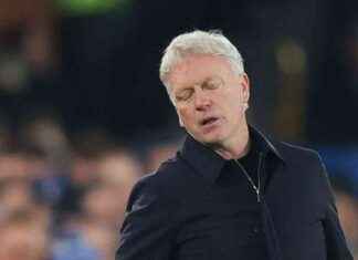 Analyzing Everton Supporter’s Remarks as Moyes Confronts Familiar Issue analyzing-everton-supporters-remarks-as-moyes-confronts-familiar-ssue