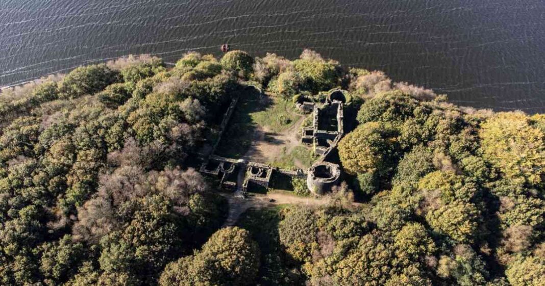 rediscovery-of-lost-liverpool-castle-unearthed-30-miles-from-city