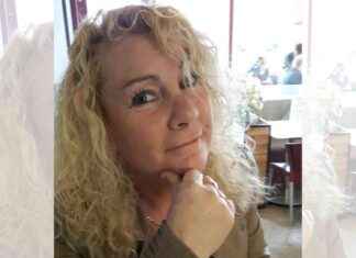 remembering-a-mother-who-brightened-every-room-a-heartfelt-tribute