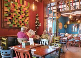 vibrant-caf-with-huge-breakfasts-on-tranquil-street