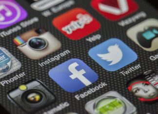 Facebook, Success, Social Media, Marketing, Strategies, Engagement, Branding, Audience Growth, Advertising, Content Creation