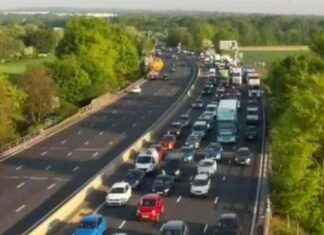 m6-traffic-chaos-after-rush-hour-crash