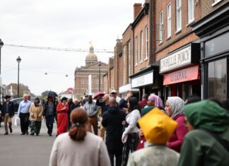Liverpool’s Diverse Communities: A Tapestry of Cultures and Traditions Liverpool's Diverse Communities: A Tapestry of Cultures and Traditions